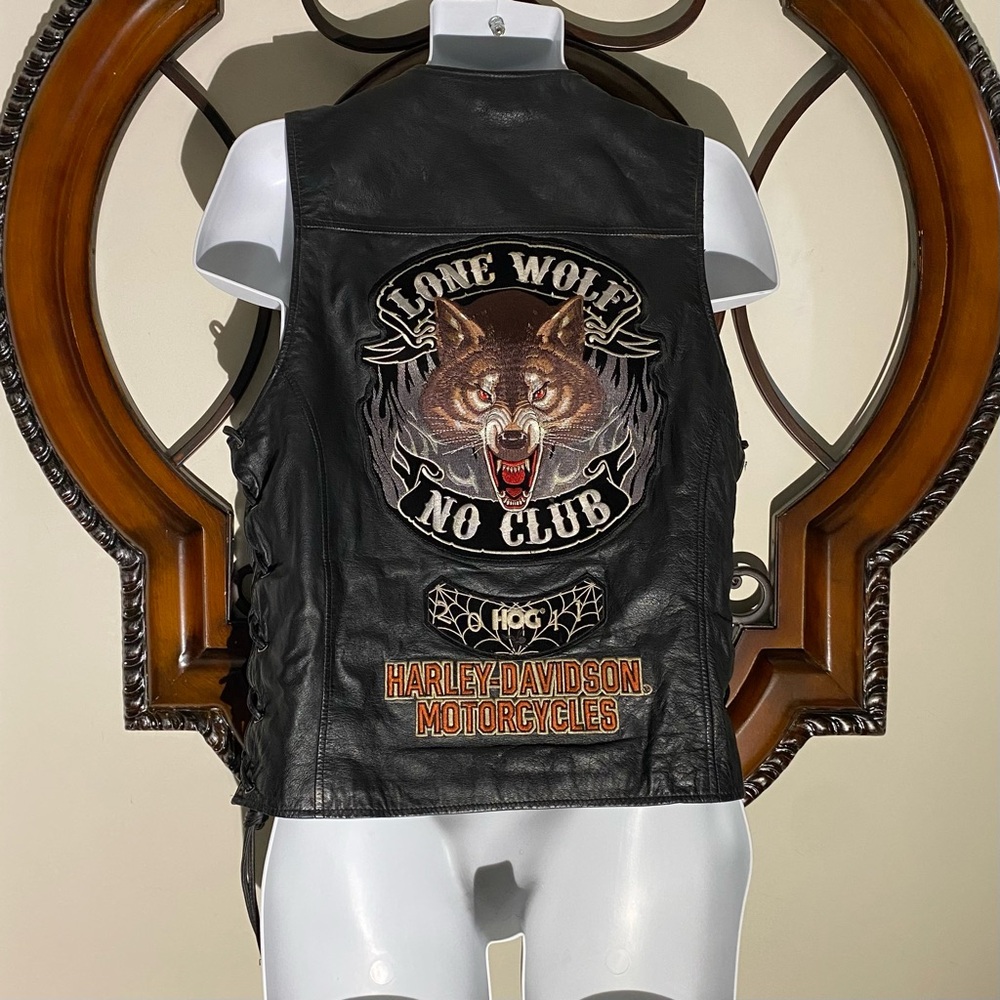 2009 HARLEY DAVIDSON Leather Motorcycle Biking Vest with Patches and Pins - Picture 2 of 16